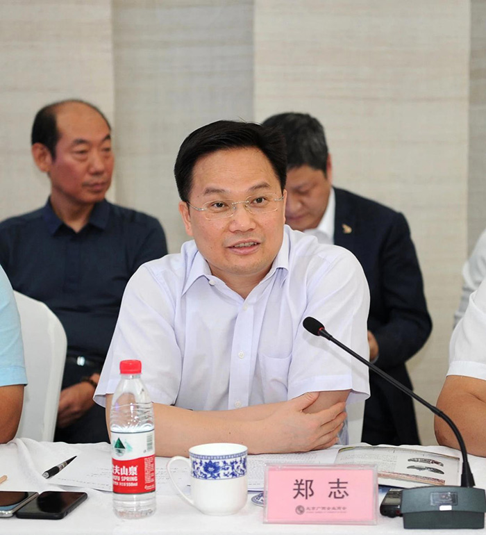 北京廣西企業(yè)商會(huì)會(huì)長鄭志代表商會(huì)在會(huì)上致辭